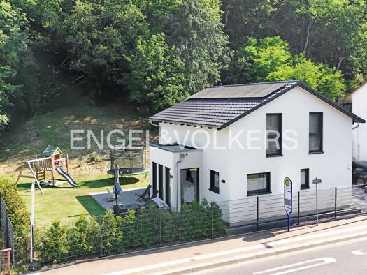 Einfamilienhaus zum Kauf 579.000 € 4,5 Zimmer 110,6 m² 1.307 m² Grundstück Langenhain-Ziegenberg Ober-Mörlen 61239