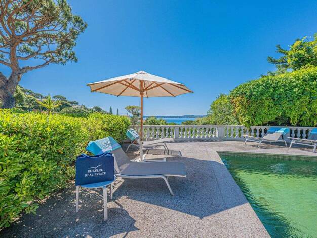 Villa zum Kauf provisionsfrei 2.415.000 € 8 Zimmer 197 m² 2.423 m² Grundstück Nartelle-Noyer-Bellevue-bd des Sardinaux Sainte-Maxime 83120