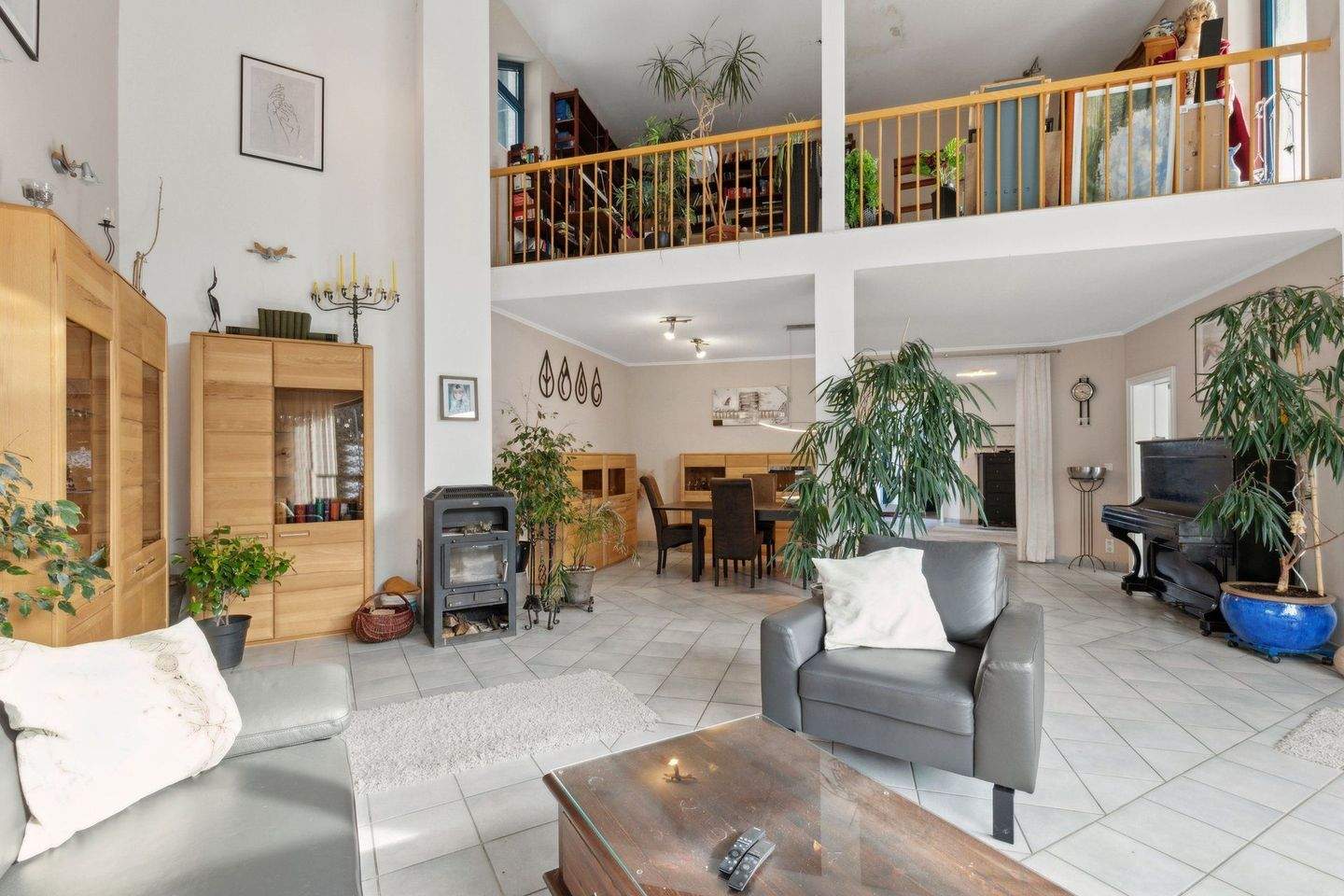 Immobilie in Wachtberg - Großzügiges Wohnhaus in Wachtberg: Naturnah und energieeffizient! - Bild 3