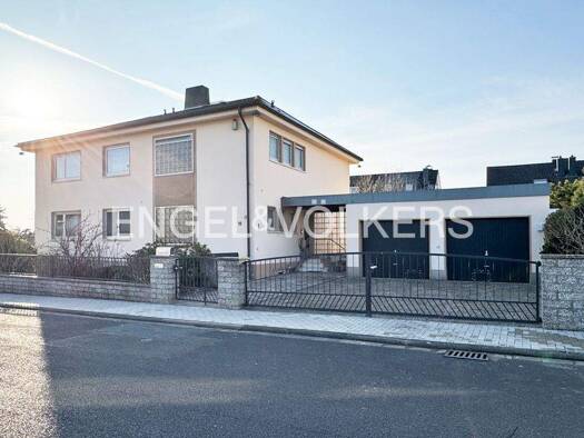 Einfamilienhaus zum Kauf 990.000 € 8 Zimmer 201 m² 1.219 m² Grundstück Klein-Karben Karben 61184
