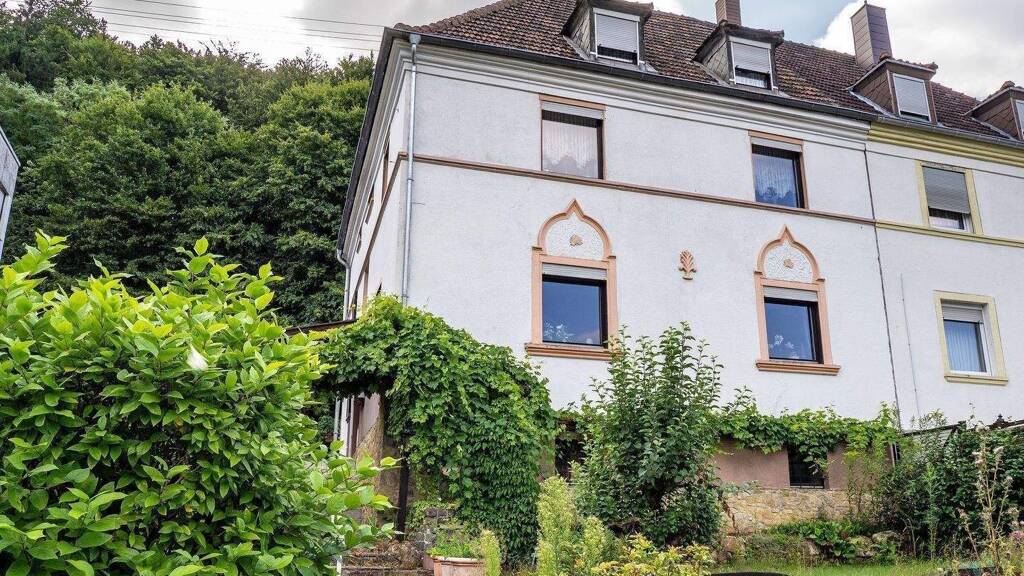 Haus zum Kauf 259.000 € 9 Zimmer 189 m² 442 m² Grundstück Scheidt Saarbrücken 66133