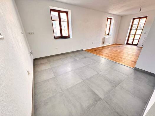 Wohnung zum Kauf provisionsfrei 319.000 € 3 Zimmer 77,9 m² frei ab sofort Erlanger Straße 11 Heßdorf 91093