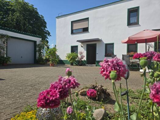 Doppelhaushälfte zum Kauf provisionsfrei 225.000 € 3 Zimmer 92 m² 641 m² Grundstück Allrath Grevenbroich 41515