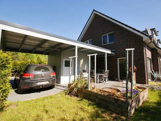 Doppelhaushälfte zur Miete 1.200 € 4 Zimmer 112 m² 1.301 m² Grundstück frei ab 01.01.2026 Hengstforde Apen / Augustfehn 26689