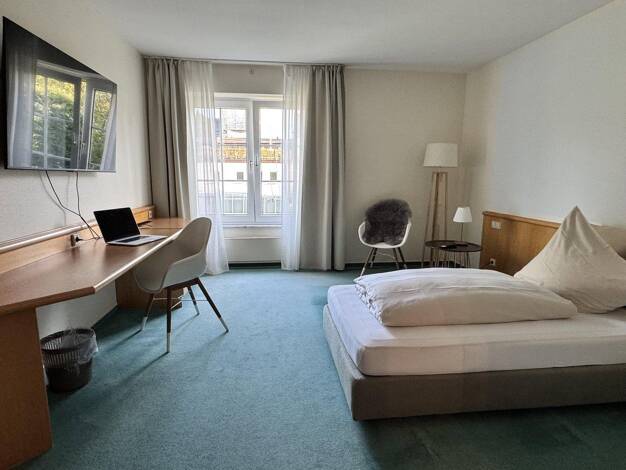 WG-Zimmer zur Miete auf Zeit 800 € 25 m² 1. Geschoss frei ab 01.09.2026 Dombach-Sander-Straße 72 Sand Bergisch Gladbach 51465