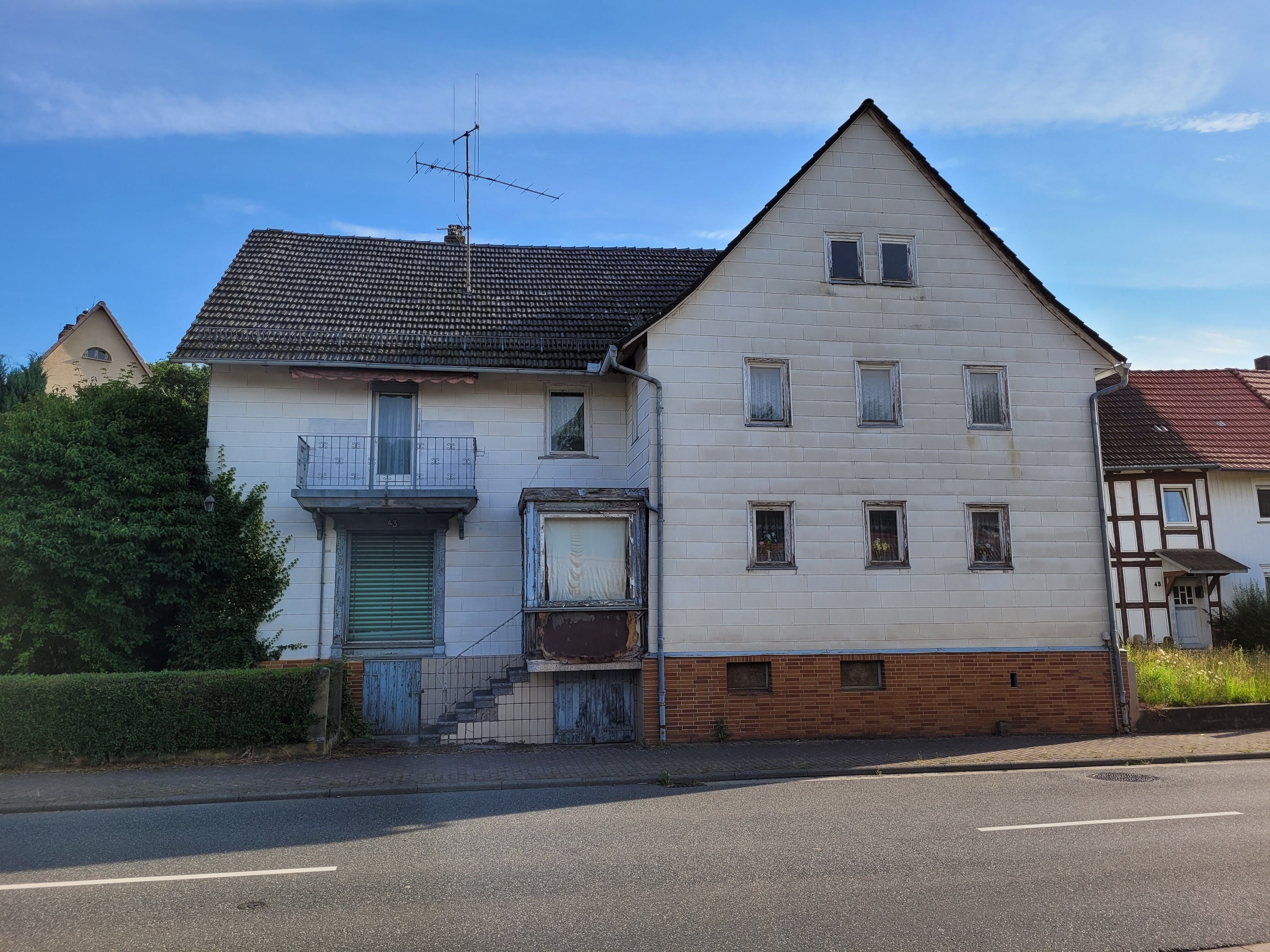 Einfamilienhaus zum Kauf 75.000 € 9 Zimmer 200 m²<br/>Wohnfläche 580 m²<br/>Grundstück ab sofort<br/>Verfügbarkeit Hauptstraße 43 Breitenbach Breitenbach am Herzberg 36287