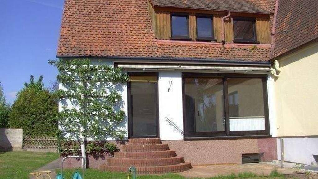 Doppelhaushälfte zur Miete 1.350 € 3 Zimmer 110 m² 353 m² Grundstück frei ab sofort Sieglitzhof Erlangen 91054