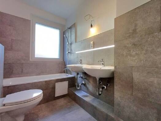 Wohnung zur Miete 699 € 3 Zimmer 66,7 m² frei ab sofort Leibnizstraße 6c Innenstadt Minden 32425