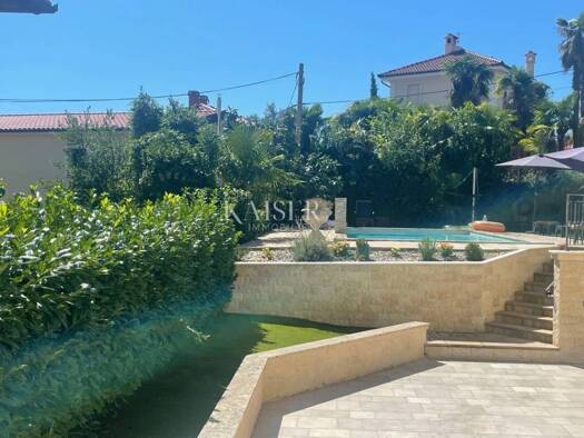 Haus zum Kauf 2.500.000 € 15 Zimmer 732 m² Lovran Lovran