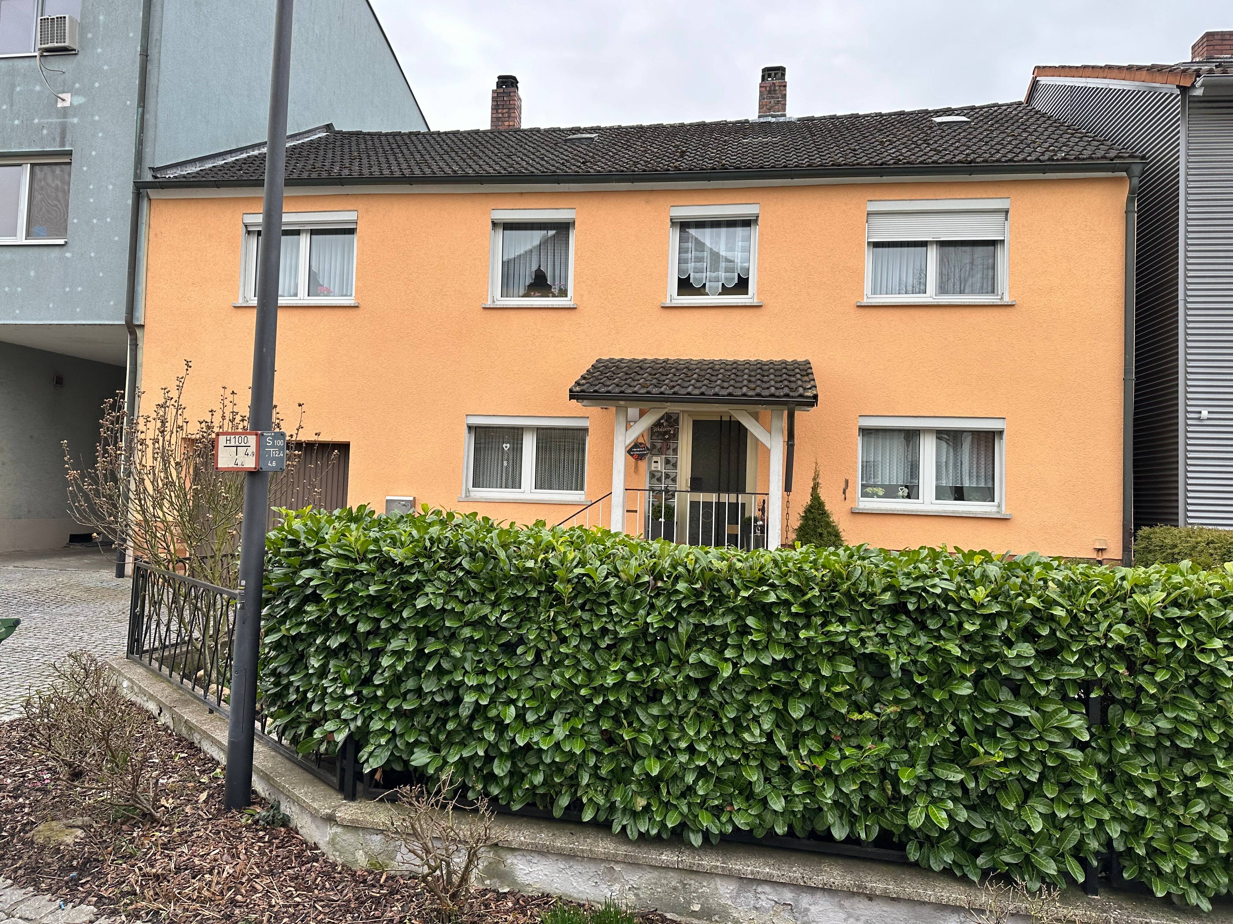 Haus zum Kauf 279.000 € 6 Zimmer 161 m²<br/>Wohnfläche 245 m²<br/>Grundstück ab sofort<br/>Verfügbarkeit Bischberg Bischberg 96120