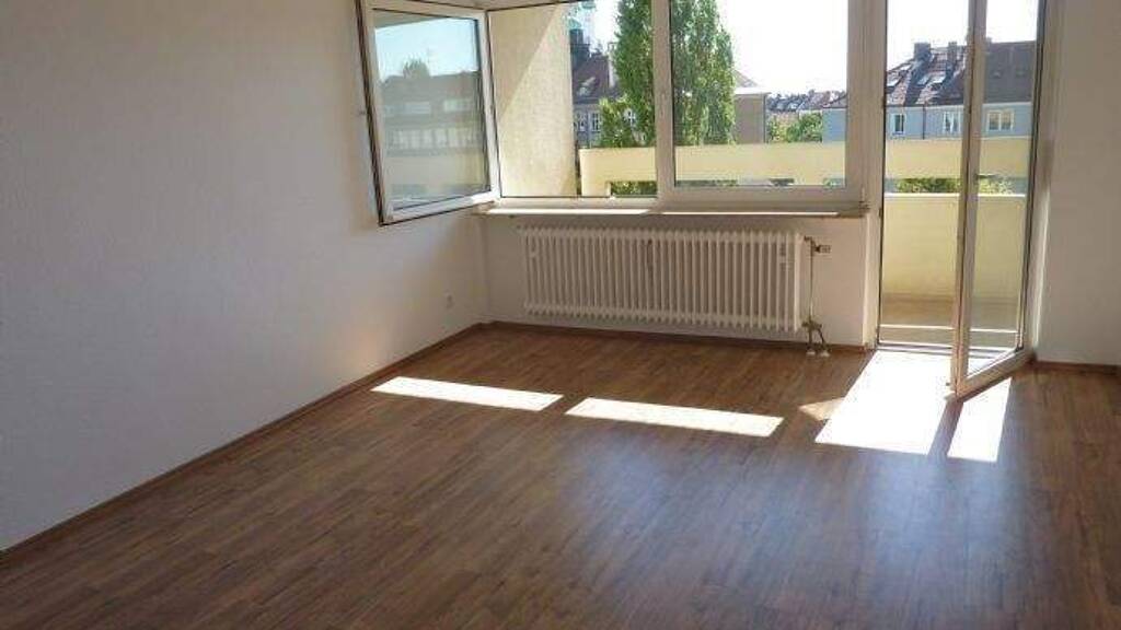 Studio zur Miete 650 € 1 Zimmer 32 m² 5. Geschoss frei ab sofort Welserstrasse 50 Rennweg Nürnberg 90489