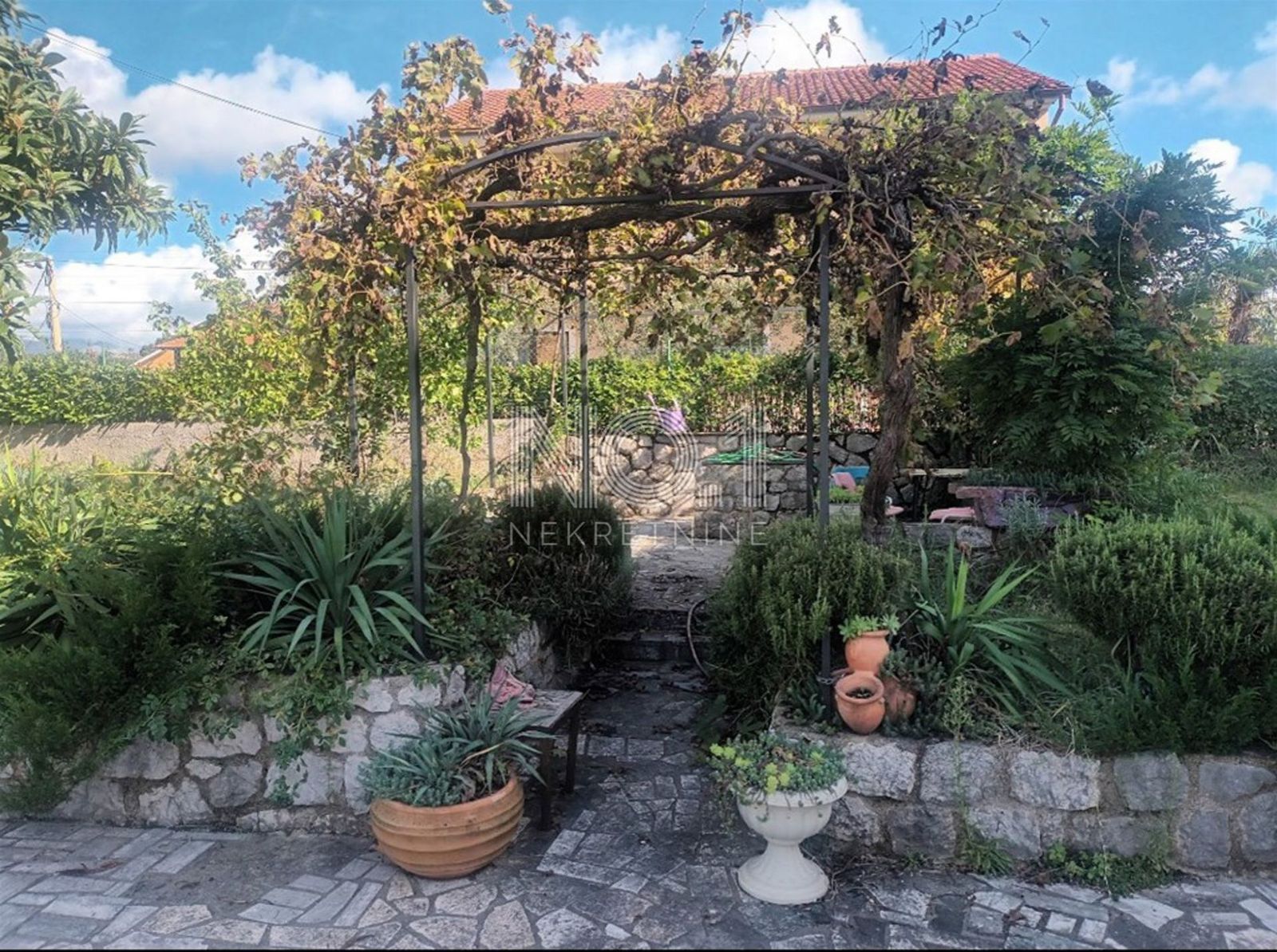 Haus zum Kauf 820.000 € 12 Zimmer 412 m²<br/>Wohnfläche 1.200 m²<br/>Grundstück Rijeka