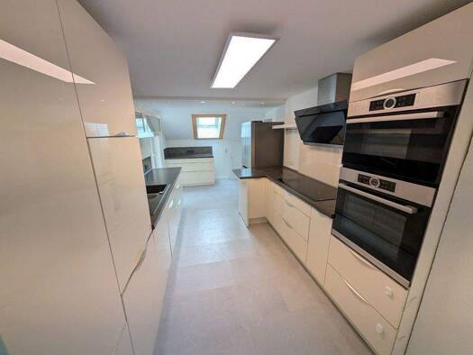 Haus zum Kauf 400.000 € 9 Zimmer 213 m² 366 m² Grundstück frei ab sofort Auingen Münsingen 72525