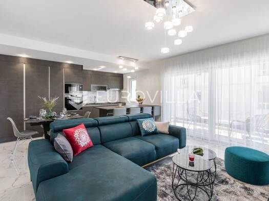 Wohnung zur Miete 1.600 € 2 Zimmer 93 m² 2. Geschoss Znjan Stobreč