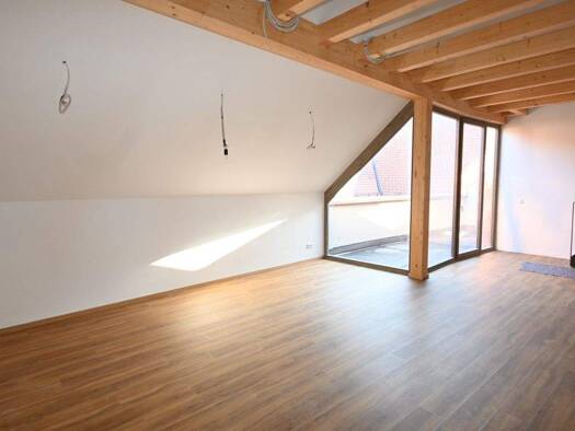 Maisonette zur Miete 1.300 € 3 Zimmer 133,3 m² 2. Geschoss Berching 92334