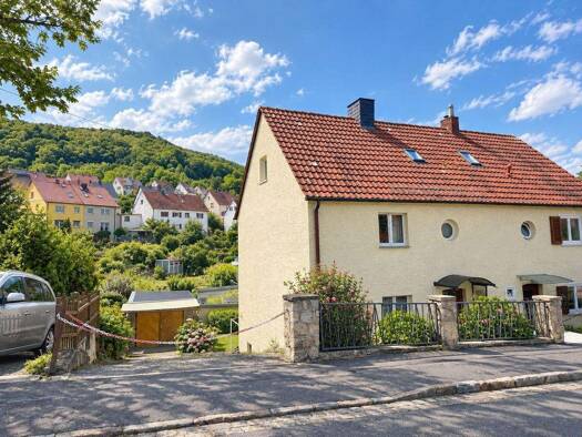 Doppelhaushälfte zum Kauf 385.000 € 6 Zimmer 120 m² 274 m² Grundstück frei ab sofort Wenigenjena Jena 07749
