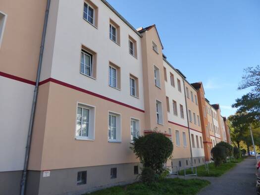 Wohnung zur Miete 481 € 2 Zimmer 74,4 m² 2. Geschoss Huttenstraße 12 Innenstadt Dessau-Roßlau 06842