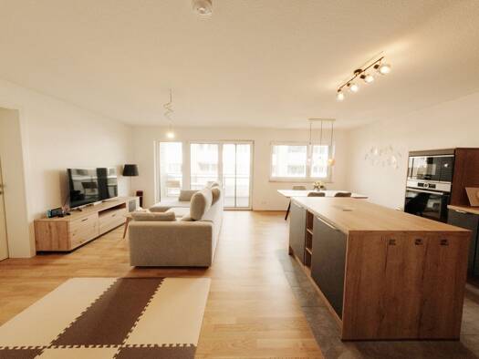 Wohnung zur Miete 1.300 € 3 Zimmer 81,2 m² Geschoss 1/4 frei ab 01.03.2026 Hägleweg Friedrichshafen 88045