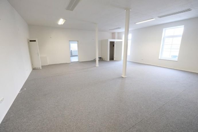 Ladenfläche zum Kauf 115.000 € 4 Zimmer 158 m²<br/>Verkaufsfläche Lütjenburg 24321