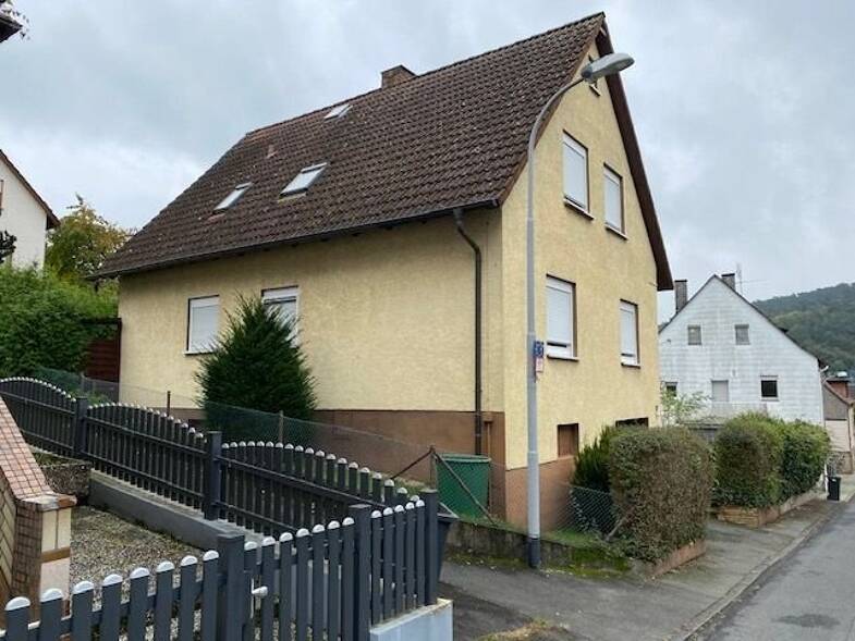 Mehrfamilienhaus zum Kauf 210.000 € 5 Zimmer 119 m² 241 m² Grundstück frei ab sofort Wetzlar Wetzlar 35580
