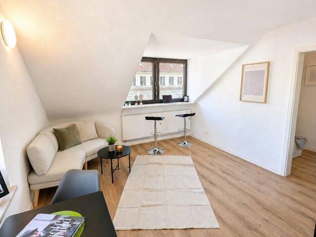 Wohnung zur Miete 1.000 € 2 Zimmer 32 m² 4. Geschoss Rotebühlstrasse 108 West Stuttgart West 70197