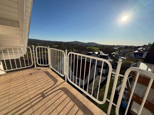 Wohnung zur Miete 995 € 3 Zimmer 85 m² 3. Geschoss frei ab 15.05.2026 Gelnhausen 63571