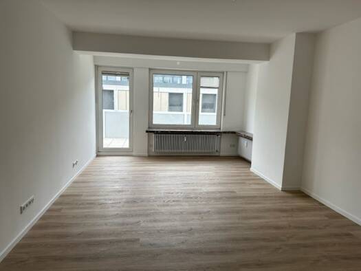 Wohnung zur Miete 1.012 € 2 Zimmer 75 m² 4. Geschoss frei ab 15.05.2026 Innenstadt Trier 54290