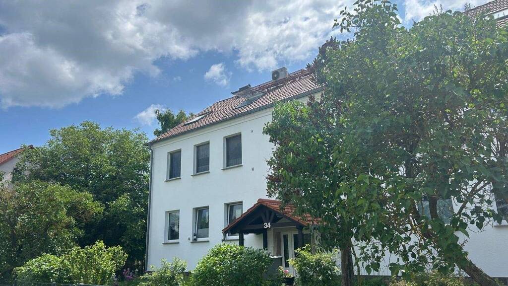 Wohnung zur Miete 669 € 3,5 Zimmer 96 m² 2. Geschoss frei ab sofort Schiepzig Salzatal 06198