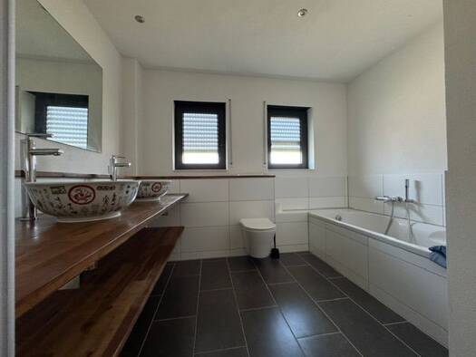 Wohnung zur Miete 1.300 € 3,5 Zimmer 102 m² Geschoss 1/2 frei ab sofort Hockenheim 68766