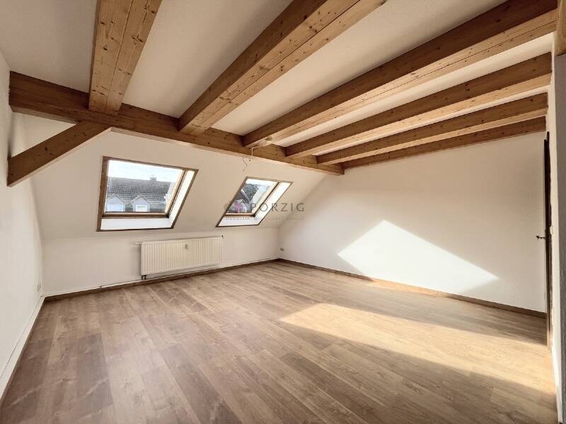 Großzügige Dachgeschosswohnung mit Tageslichtbad – Bernhardstr. 117, 9126 Chemnitz – Bild 1 von 5