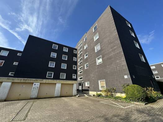 Wohnung zum Kauf 125.000 € 4 Zimmer 110,2 m² frei ab sofort Bad Driburg Bad Driburg 33014