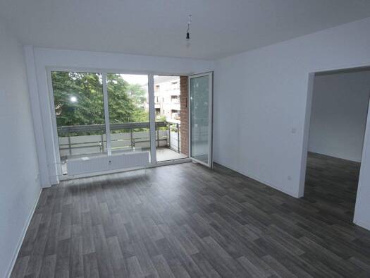 Wohnung zur Miete 745 € 3 Zimmer 76,2 m² 3. Geschoss frei ab 01.04.2026 Duisburger Str. 245 Alt-Hamborn Duisburg 47166