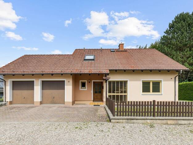 Einfamilienhaus zum Kauf 345.000 € 8 Zimmer 142 m² 631 m² Grundstück Bischofsgrün Bischofsgrün 95493