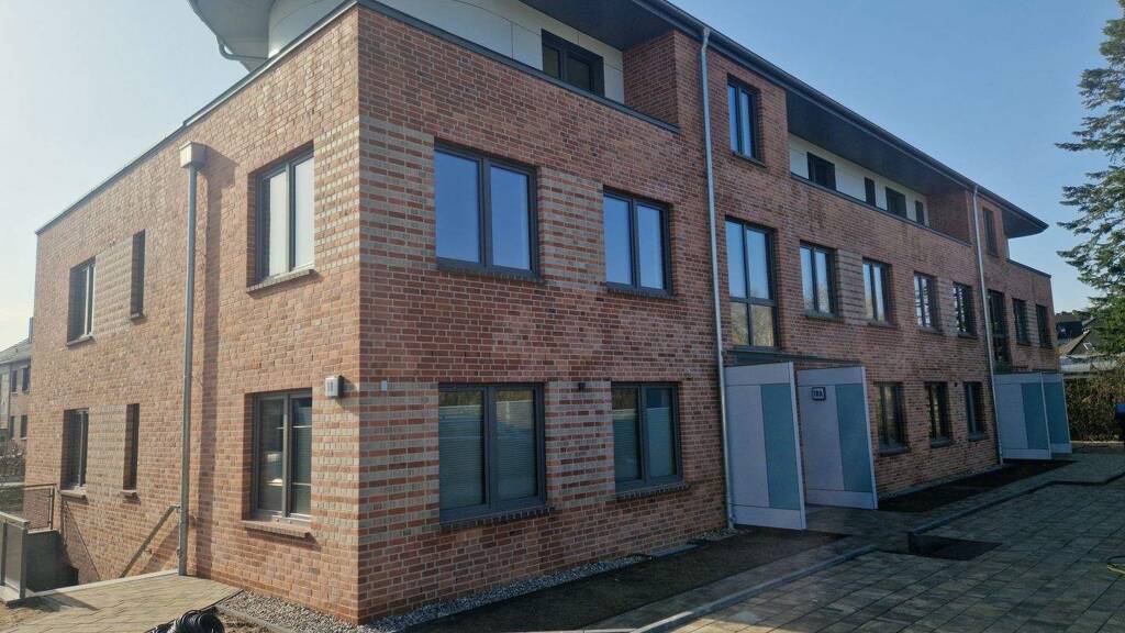 Studio zur Miete 1.300 € 1 Zimmer 82,7 m² 1. Geschoss frei ab sofort Segeberger Straße 18+18a Reinfeld 23858