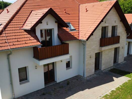 Studio zum Kauf - Erstbezug 257.500 € 3 Zimmer 76 m² EG frei ab sofort Zalacsány 8782