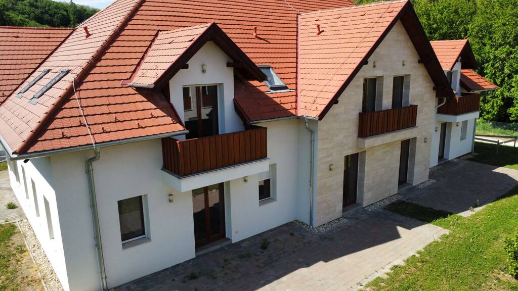 Studio zum Kauf - Erstbezug 257.500 € 3 Zimmer 76 m² EG frei ab sofort Zalacsány 8782