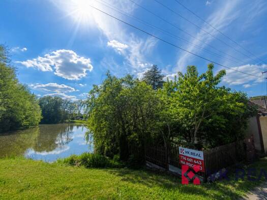 Einfamilienhaus zum Kauf 28.000 € 33 m² 122 m² Grundstück Chotimer Blížejov
