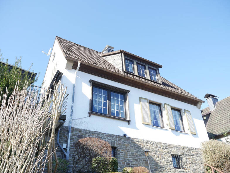 Einfamilienhaus zum Kauf 245.000 € 7 Zimmer 125 m² 479 m² Grundstück Attendorn Attendorn 57439