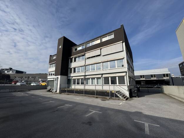 Büro zur Miete provisionsfrei 2.006 m² Bürofläche teilbar ab 440 m² Holsterhausen Essen 45145