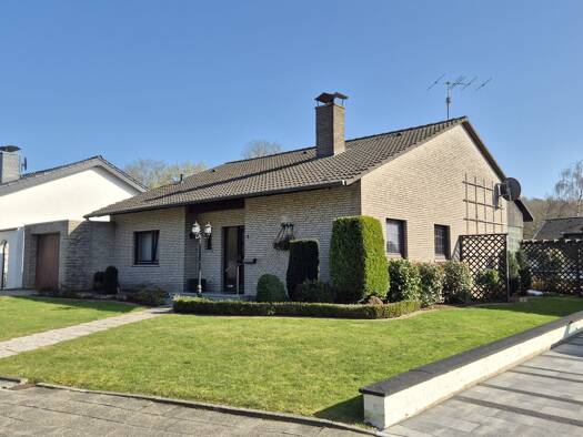 Einfamilienhaus zum Kauf 359.000 € 3 Zimmer 105 m² 703 m² Grundstück Ratheim Hückelhoven 41836