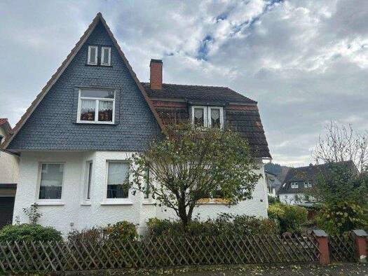 Einfamilienhaus zum Kauf 257.000 € 10 Zimmer 195 m² 619 m² Grundstück frei ab sofort Lindenstraße 3 Biedenkopf 35216