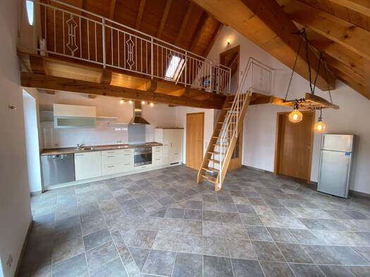 Wohnung zur Miete 950 € 3 Zimmer 90,6 m² 3. Geschoss frei ab sofort Altenmarkter Str. 20 Schwarzau Trostberg 83308