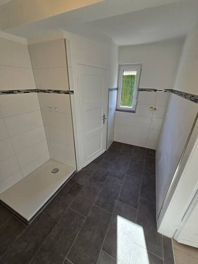 Wohnung zur Miete 599 € 3 Zimmer 70,3 m² Dachgeschoss, 2. Geschoss frei ab sofort Marienstrasse 19 Kirchen Kirchen (Sieg) 57548