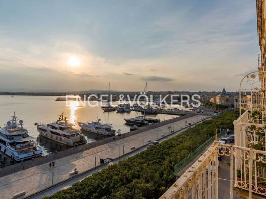 Terrassenwohnung zum Kauf 790.000 € 3 Zimmer 115 m² W-0483NH Syrakus 96100