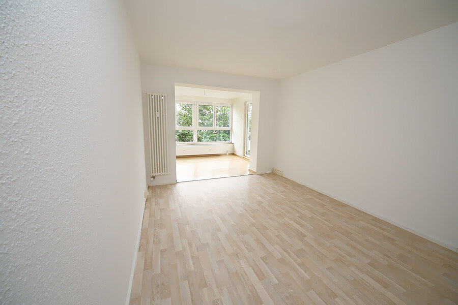 Wohnung zur Miete 333 € 3 Zimmer 71 m²<br/>Wohnfläche 3.<br/>Geschoss ab sofort<br/>Verfügbarkeit Martin-Rinkart-Straße 25 Lutherstadt Eisleben Eisleben 06295