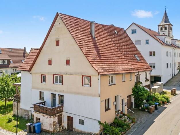 Doppelhaushälfte zum Kauf 178.000 € 7 Zimmer 180 m² 150 m² Grundstück Dornhan Dornhan 72175