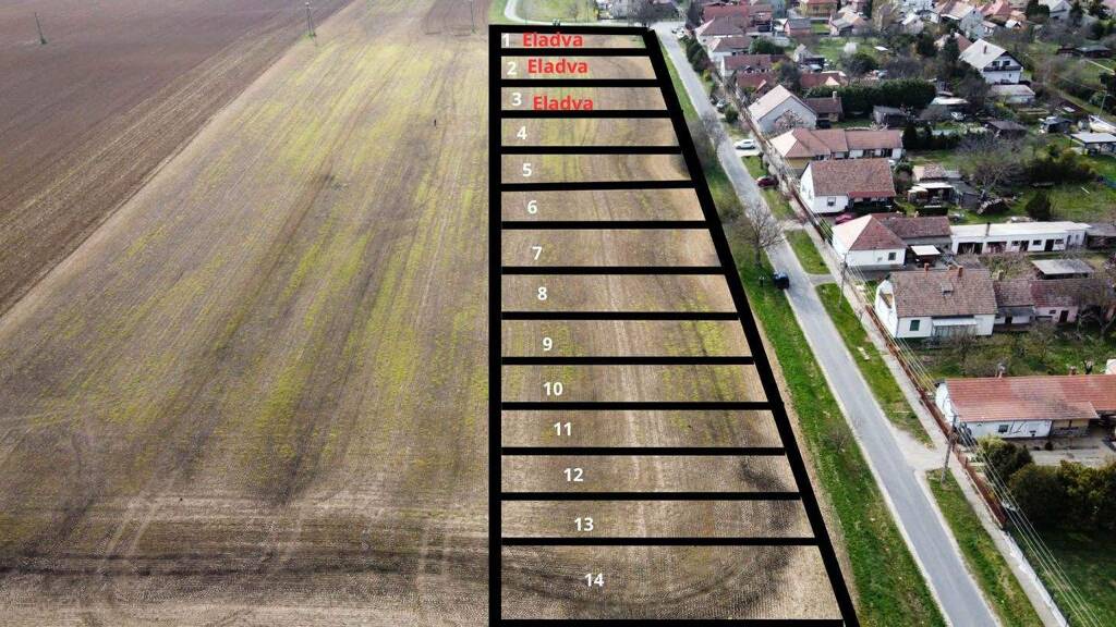 Grundstück zum Kauf provisionsfrei 53,80 € 900 m² Grundstück Baugenehmigung vorhanden frei ab sofort Balatonkeresztúr 8648
