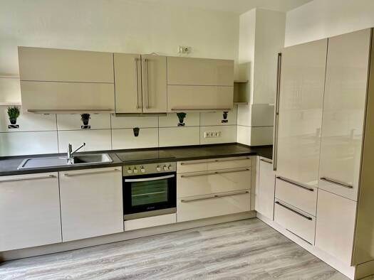 Mehrfamilienhaus zum Kauf provisionsfrei 450.000 € 7 Zimmer 218 m² 520 m² Grundstück frei ab 01.10.2026 Freudenberg Freudenberg 57258