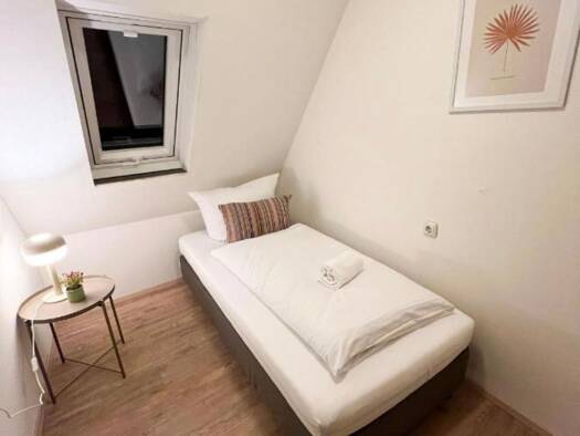 Einfamilienhaus zur Miete 850 € 1,5 Zimmer 60 m² frei ab sofort Maintorstraße 5 Untereisenheim Eisenheim 97247