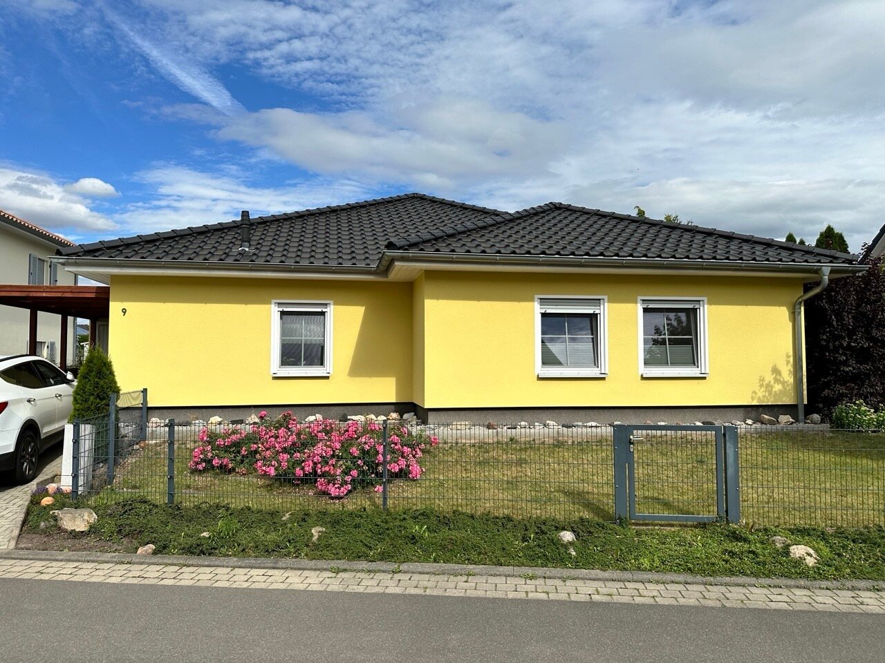 Bungalow zum Kauf 399.000 € 4 Zimmer 117 m²<br/>Wohnfläche 446 m²<br/>Grundstück Ludwig-Ritter-Straße 9 Rötha Rötha 04571